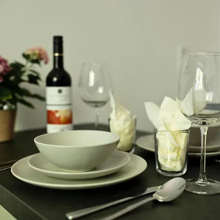 Zen - 2 Bedrooms - Kitchen - Balcony - Modern Apartmán *